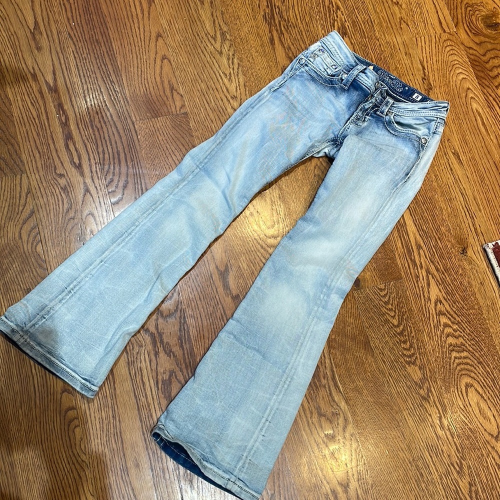 Like New girls Miss Me jeans size 8 - Boot cut, light denim